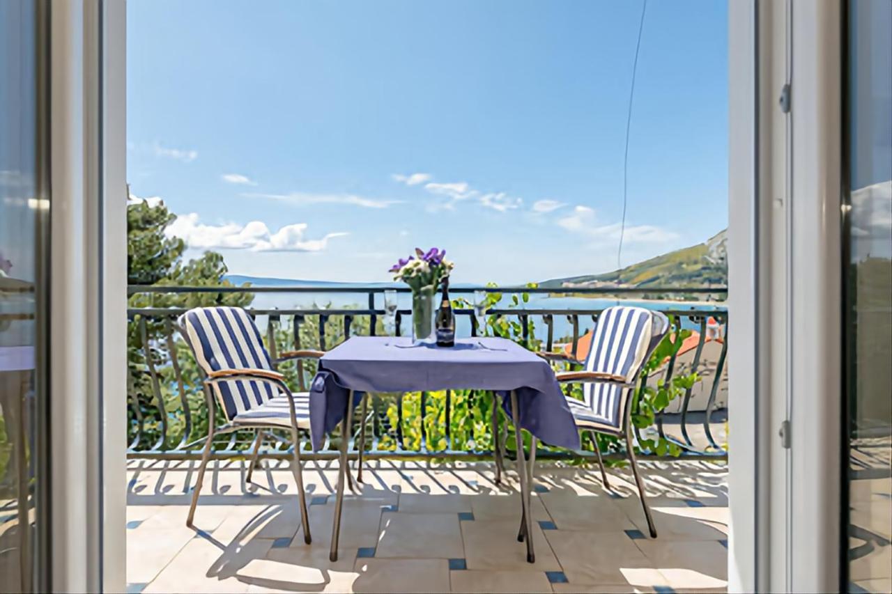 Apartmani Mirta Omis A ภายนอก รูปภาพ